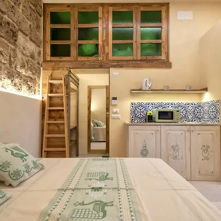 Zaccariaexclusive W Private Entrance